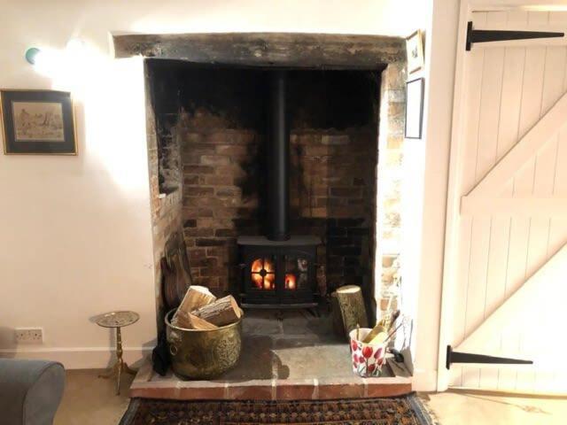River Cottage A Country Retreat In Wooded Gardens East Stoke  외부 사진