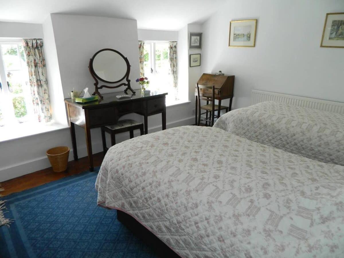 River Cottage A Country Retreat In Wooded Gardens East Stoke  외부 사진